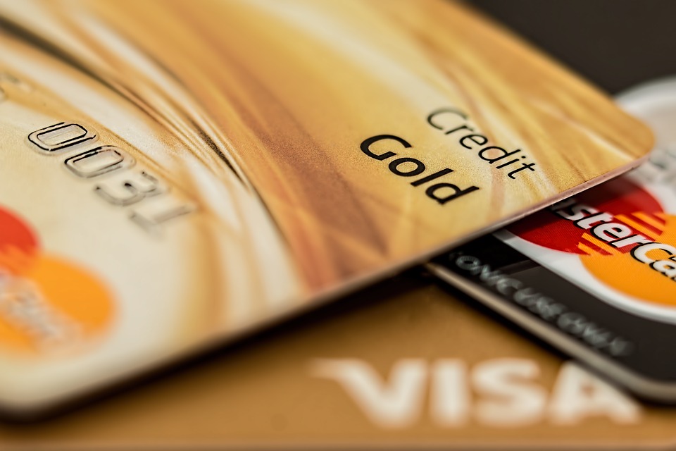 <Tracking Every Stage of Your Life… Your Credit Card Reveals Who You Are> Featured Article